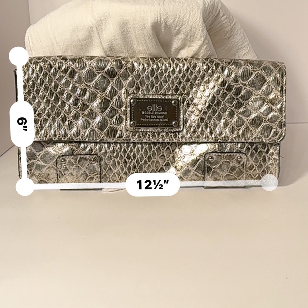 Silver clutch purse
